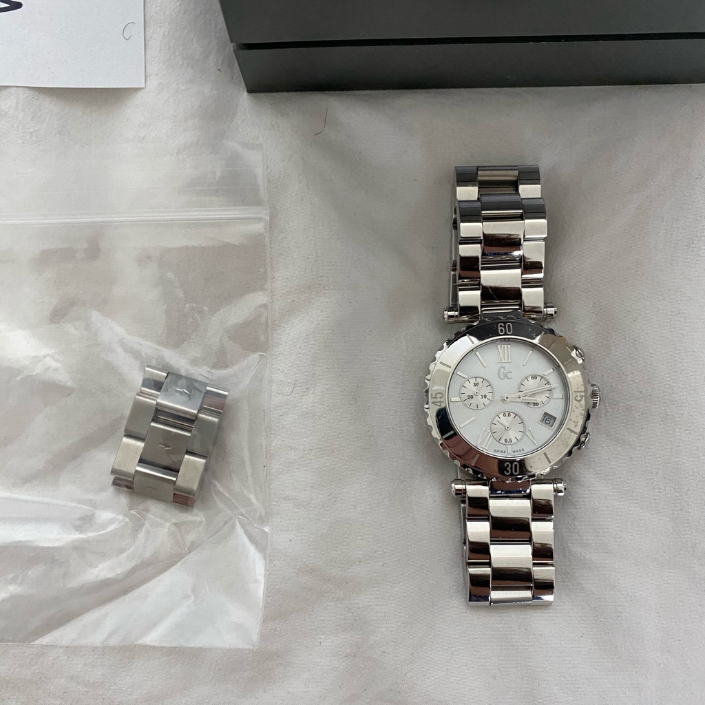 Womens Silver Guess Watch 75$